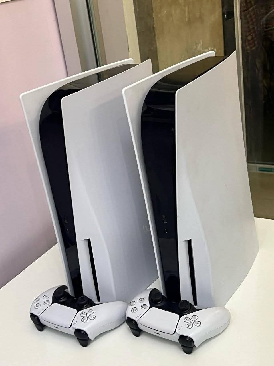 A picture of PLAYSTATION 5 FAT AND SLIM USED UK CLEAN AS NEW