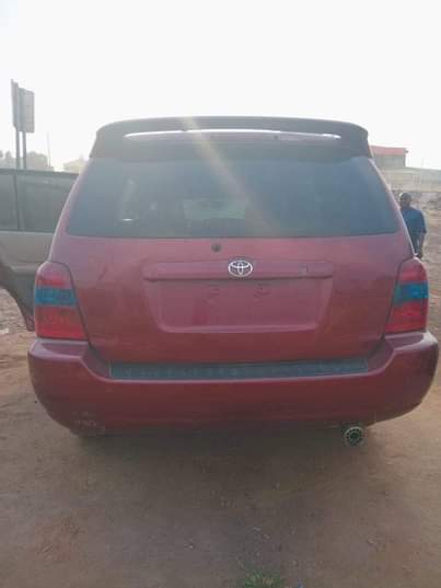 A picture of 2003 TOYOTA HIGHLANDER TOYOTA