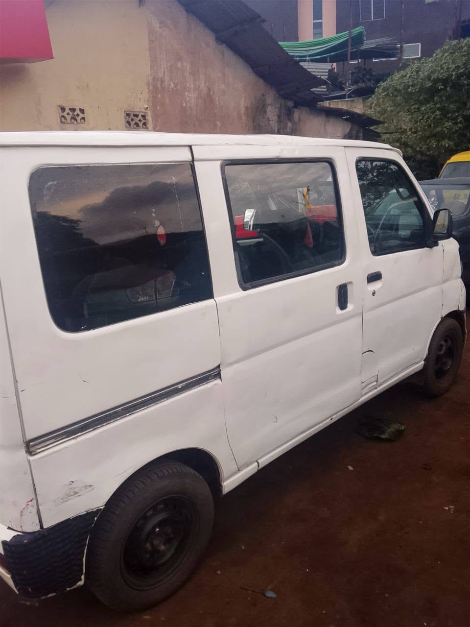 A picture of Mini bus hijet flat roof