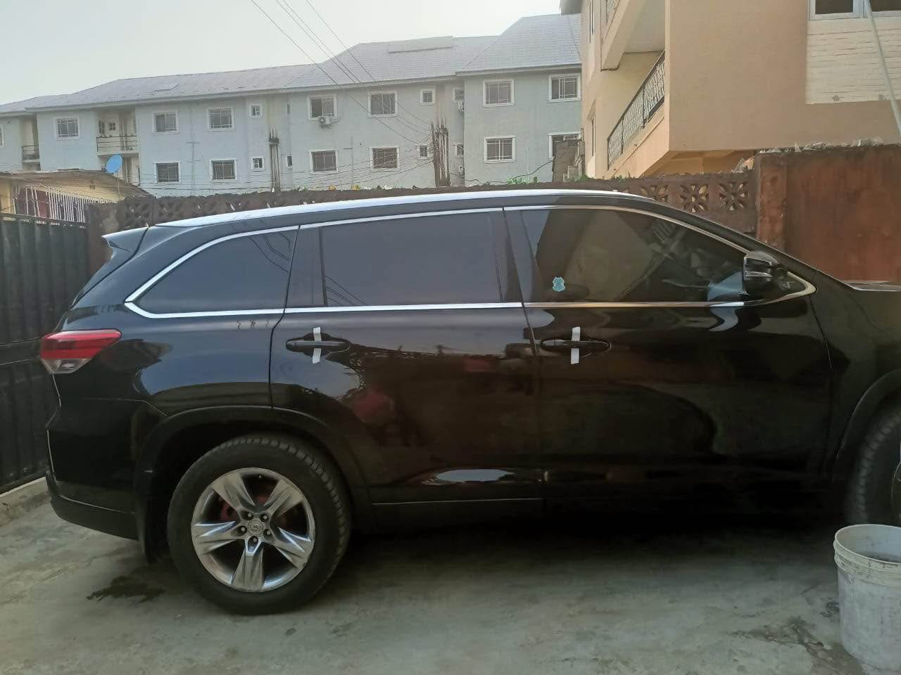 A picture of 2015 Highlander Limited toks