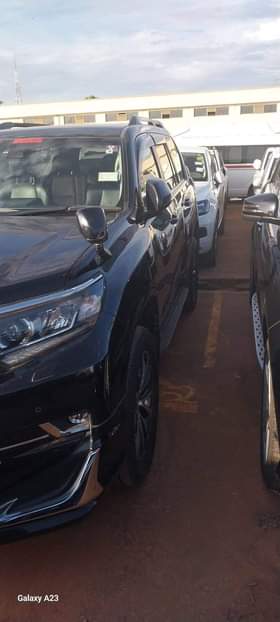 A picture of 2018 Toyota TX PRADO