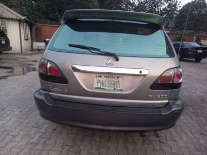 A picture of 2003 Lexus Rx Se