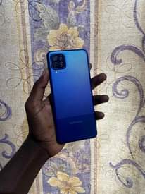 A picture of SAMSUNG A12