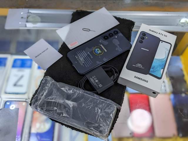 A picture of Samsung galaxy A74
