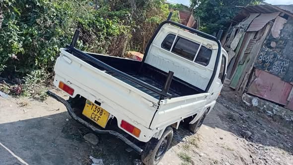 A picture of SUZUKI CARRY 0620356906