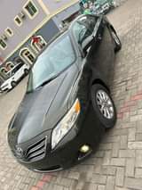 A picture of 2011 Toyota Camry Xle edition tokunbo standard first body untampered
