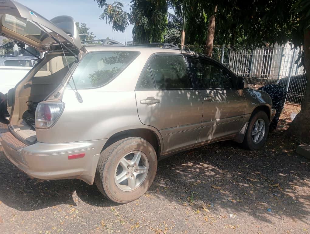 A picture of Lexus rx300