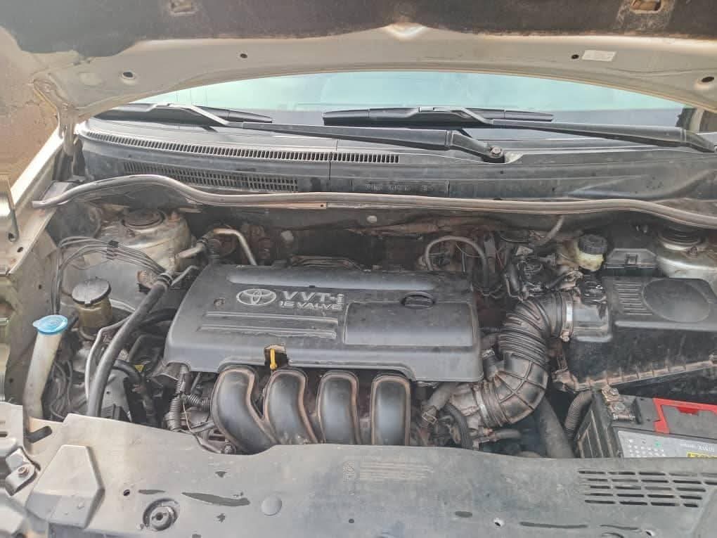 A picture of Toyota Corolla verso 2005