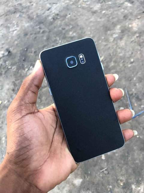 A picture of S6 edge