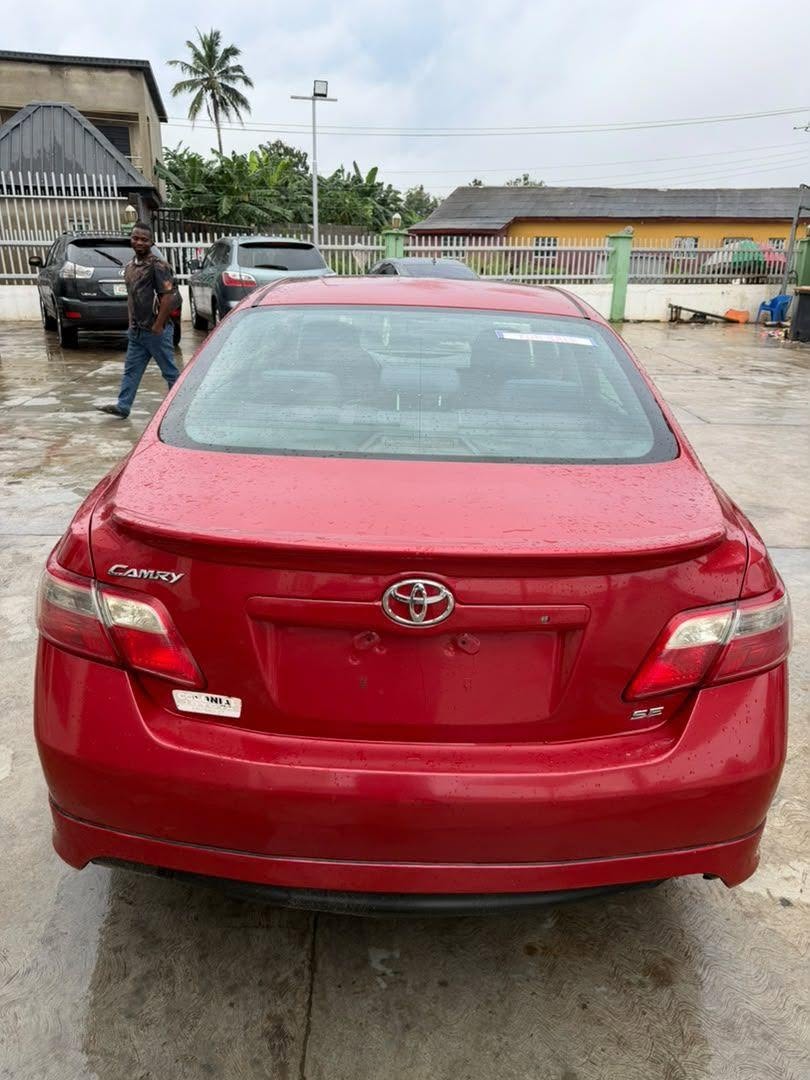 A picture of 2008 Toyota camry se foreign used sharp