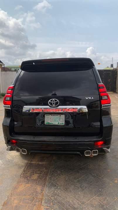 A picture of TOYOTA PRADO