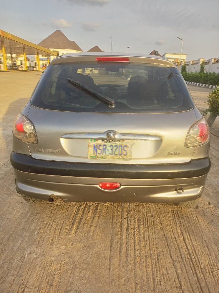 A picture of Dan alimajiri auto O8146111975