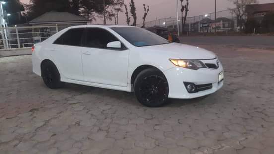 A picture of 2012 TOYOTA CAMRY SE