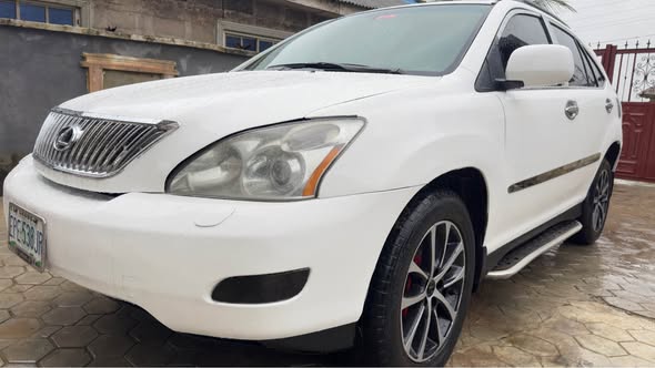 A picture of Lexus RX 330 Tok standard 08101444821