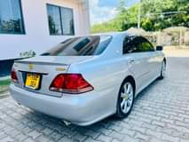 A picture of Toyota crown ATHLET DEH