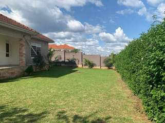 A picture of 3 bedrooms and sitting room house for sale in kira