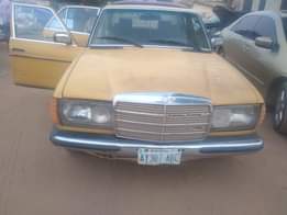A picture of Mercedes Benz 200 Flat boot regular Manuel transmission Jo s