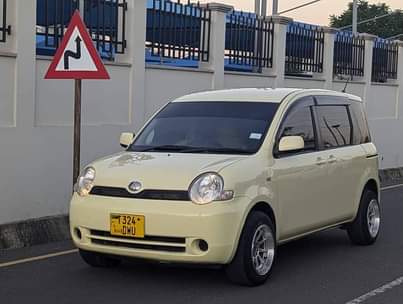 A picture of Toyota Sienta price 9.8M