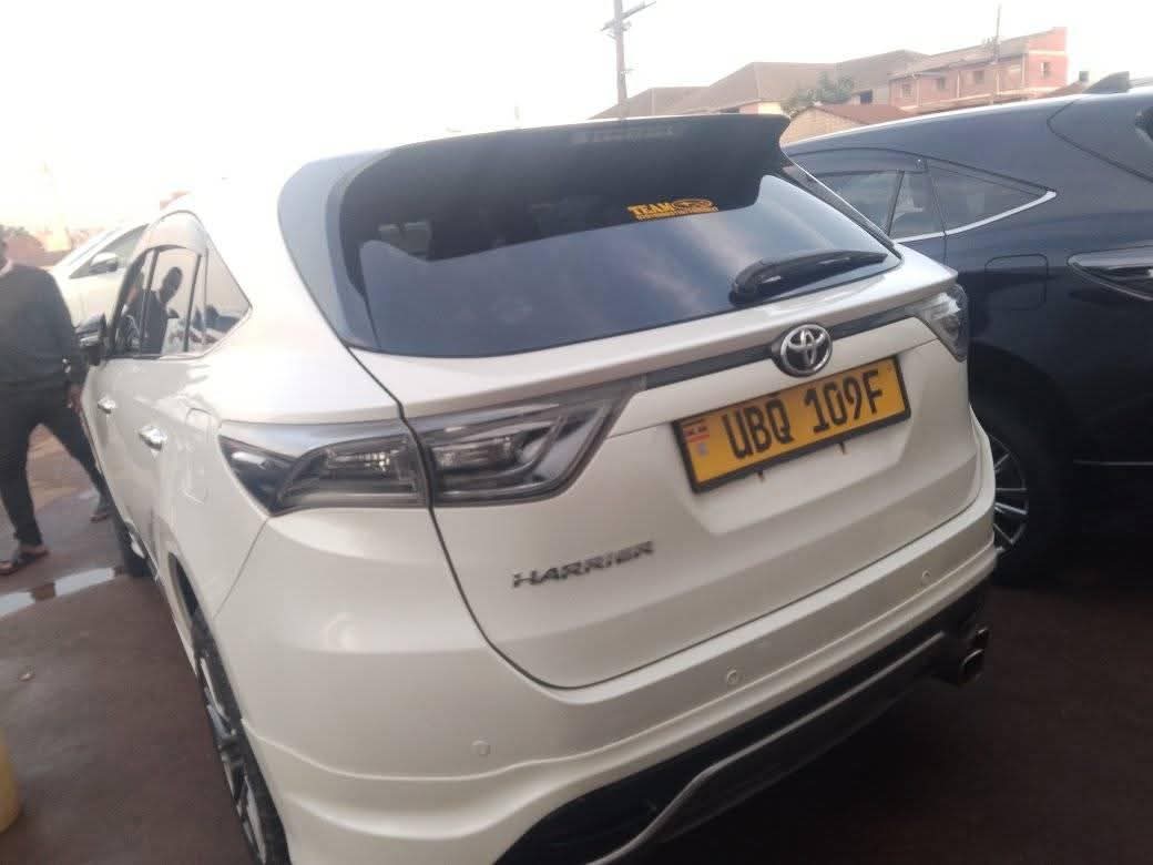 A picture of Toyota harrier