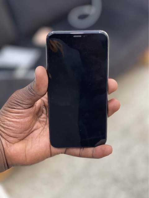 A picture of iPhone X Storage 64GB Condition Used Clean Face ID Price