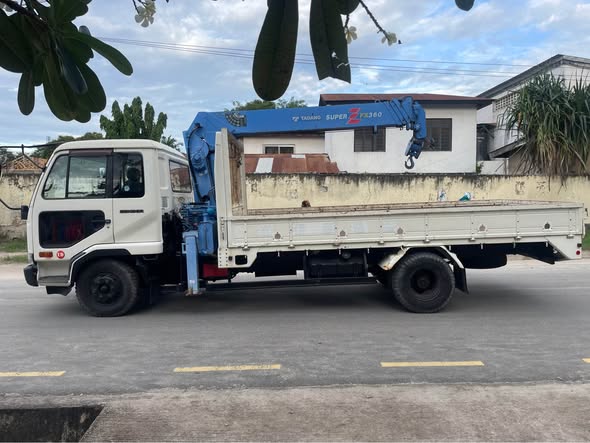 A picture of CRANE Nissan Diesel UD Crane capacity 3tons 24 valver engine