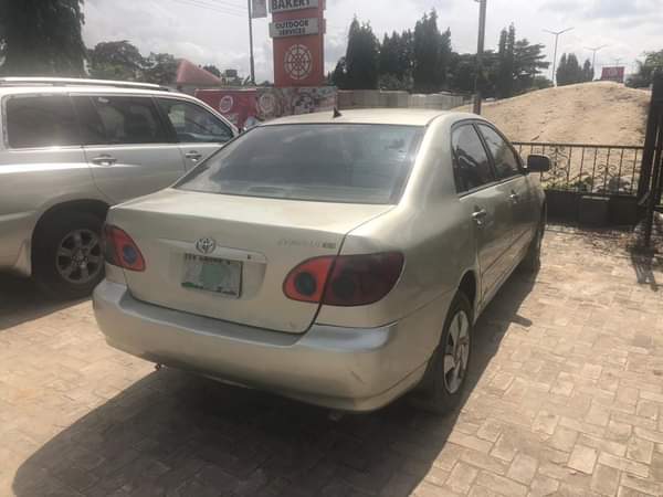 A picture of 2004 Toyota corolla Price 3 350m to owner Settle agent