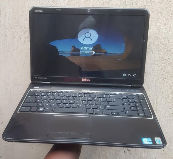 A picture of Dell core i7 laptop