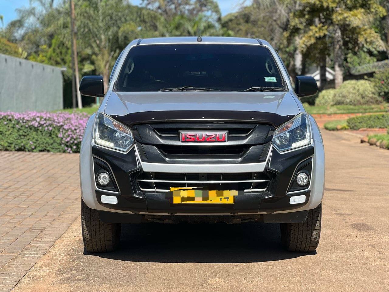 classifieds/cars isuzu