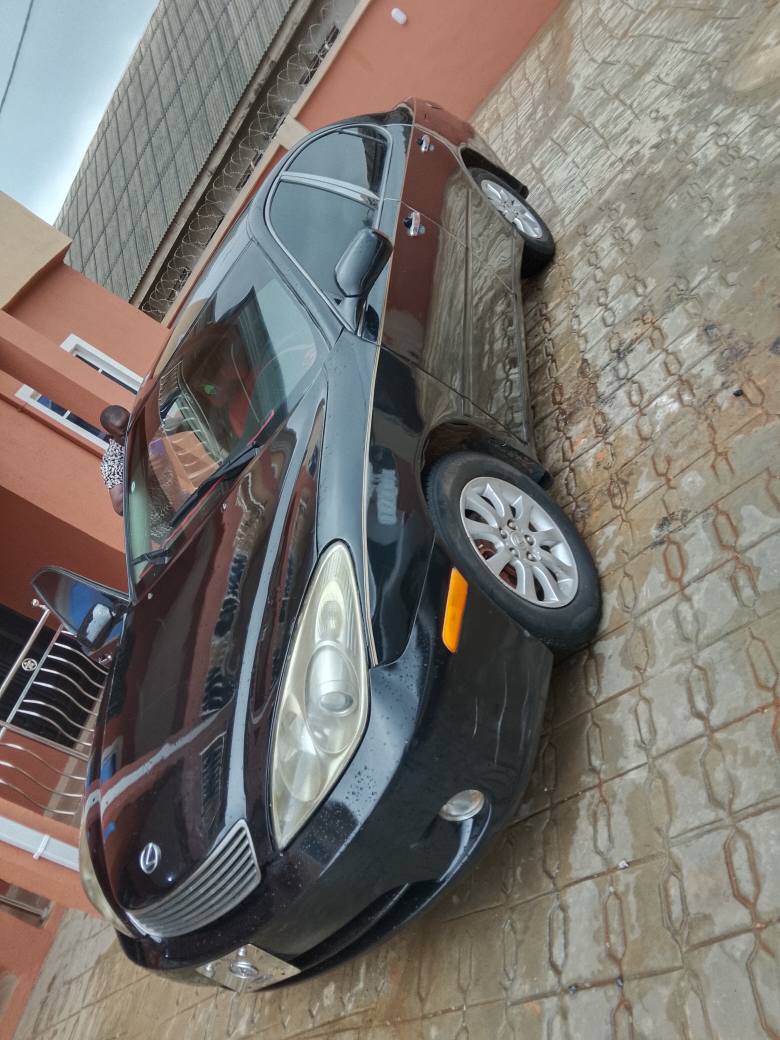 A picture of Lexus ES 330