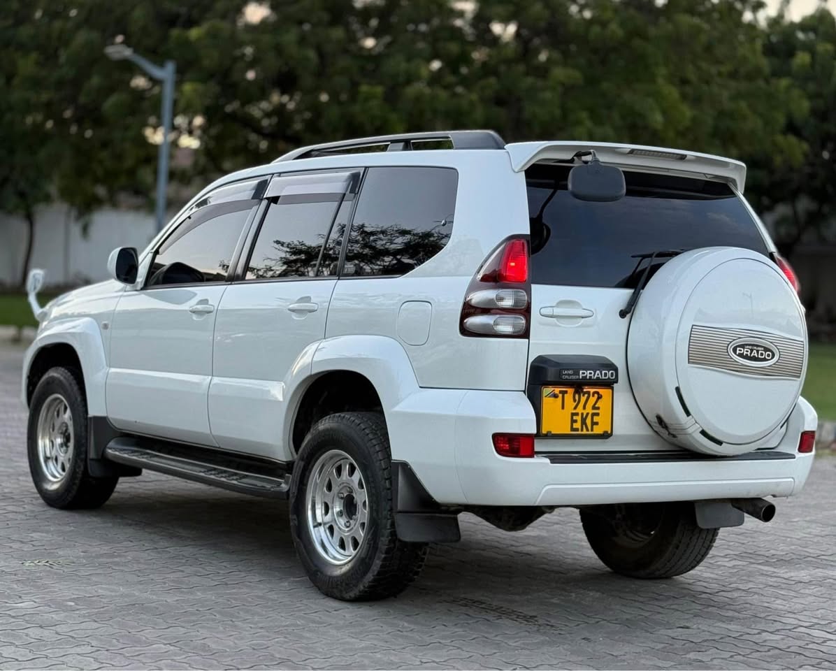 A picture of LAND CRUISER PRADO 120 DISEL ENGINE