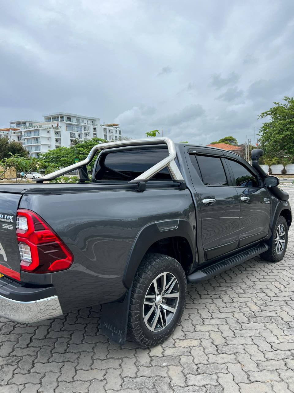 A picture of Hilux double cabin for sale