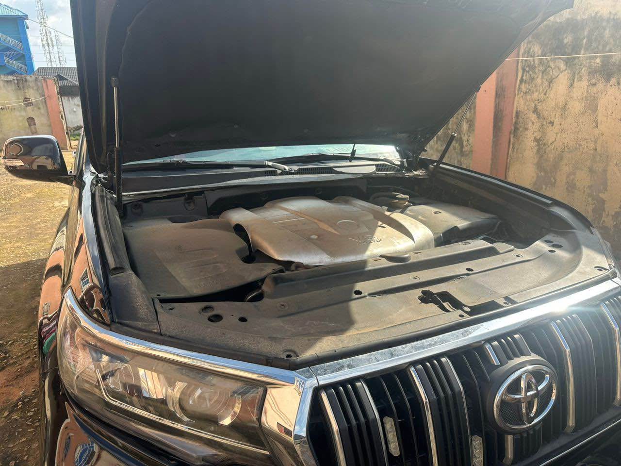 A picture of Toyota LandCruiser Prado 2010 2022