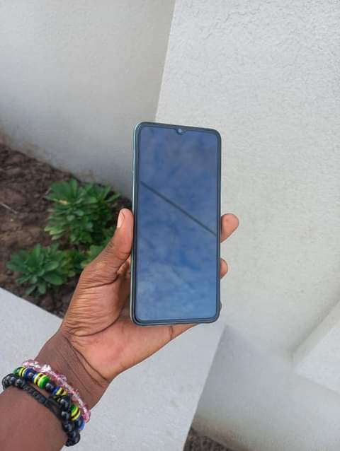 A picture of Infinix hot 12i 64Gb 0742584738