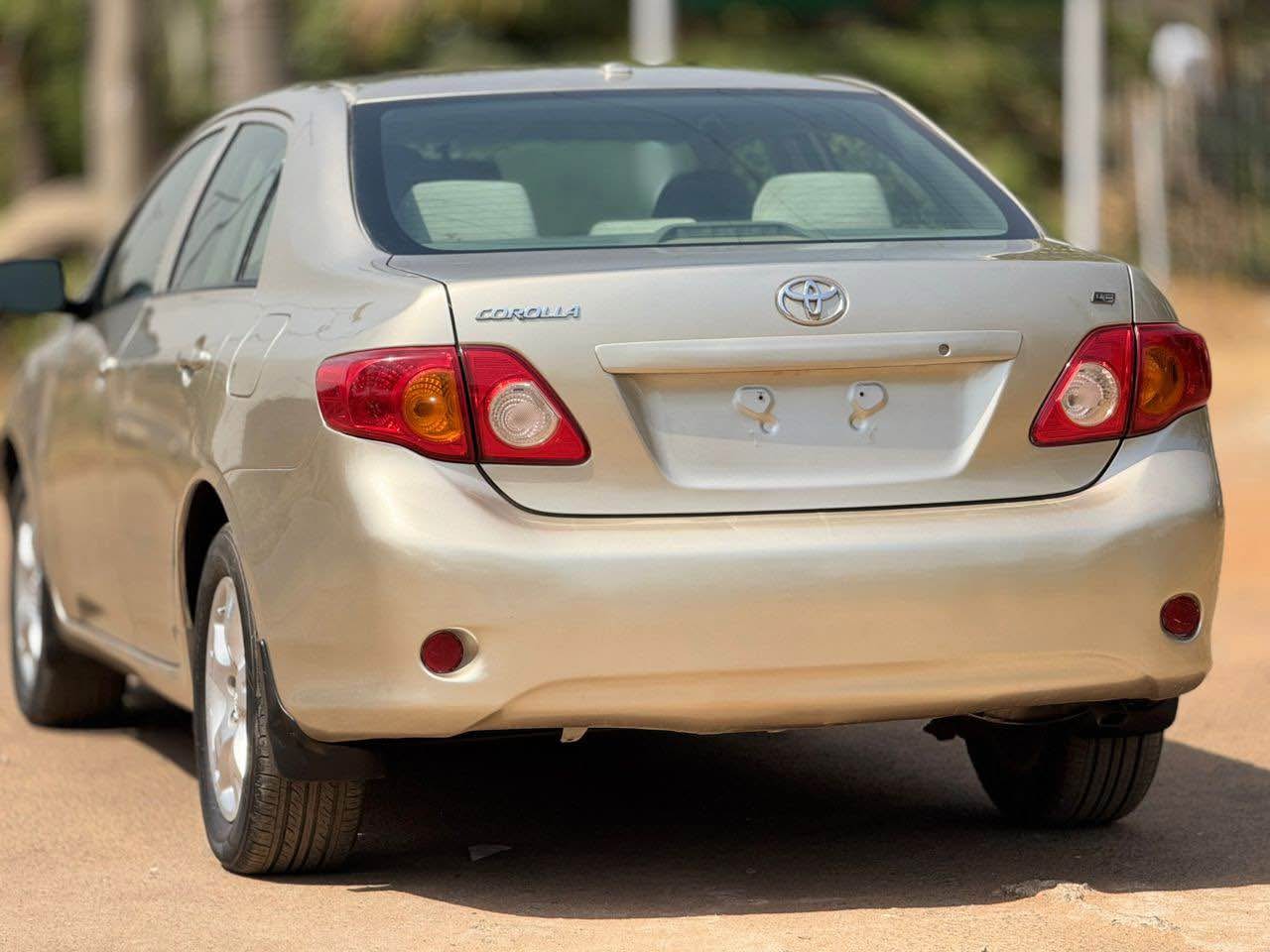 A picture of EXTREMELY SHARP 2009 TOYOTA COROLLA LE