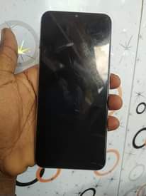 A picture of Tecno spark 8c Gb 64 ram 3 uwakika imenyooka b