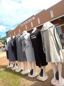 A picture of Classy second hand clothes. .