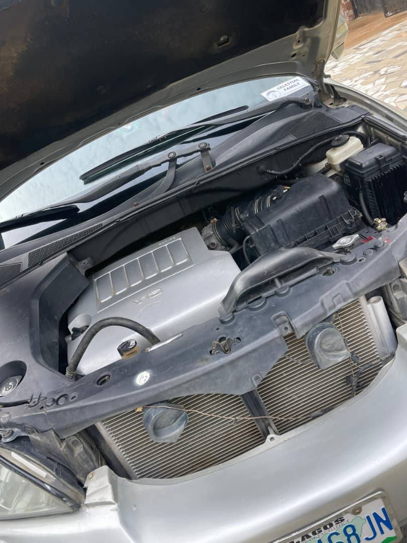 A picture of RX350