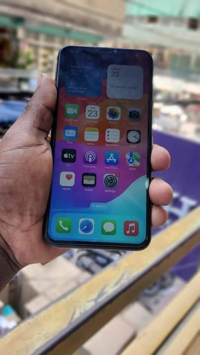 A picture of iPhone Xs Max 256gb Face ID Everything Good
