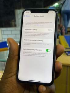 A picture of IPHONE X 256GB