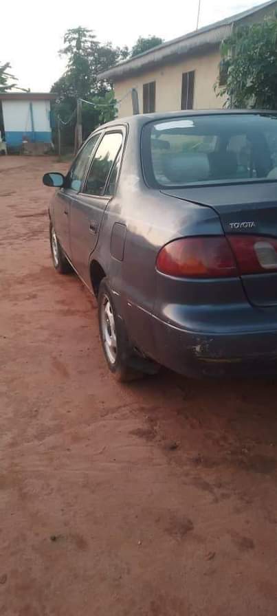A picture of 2000 Toyota Corolla