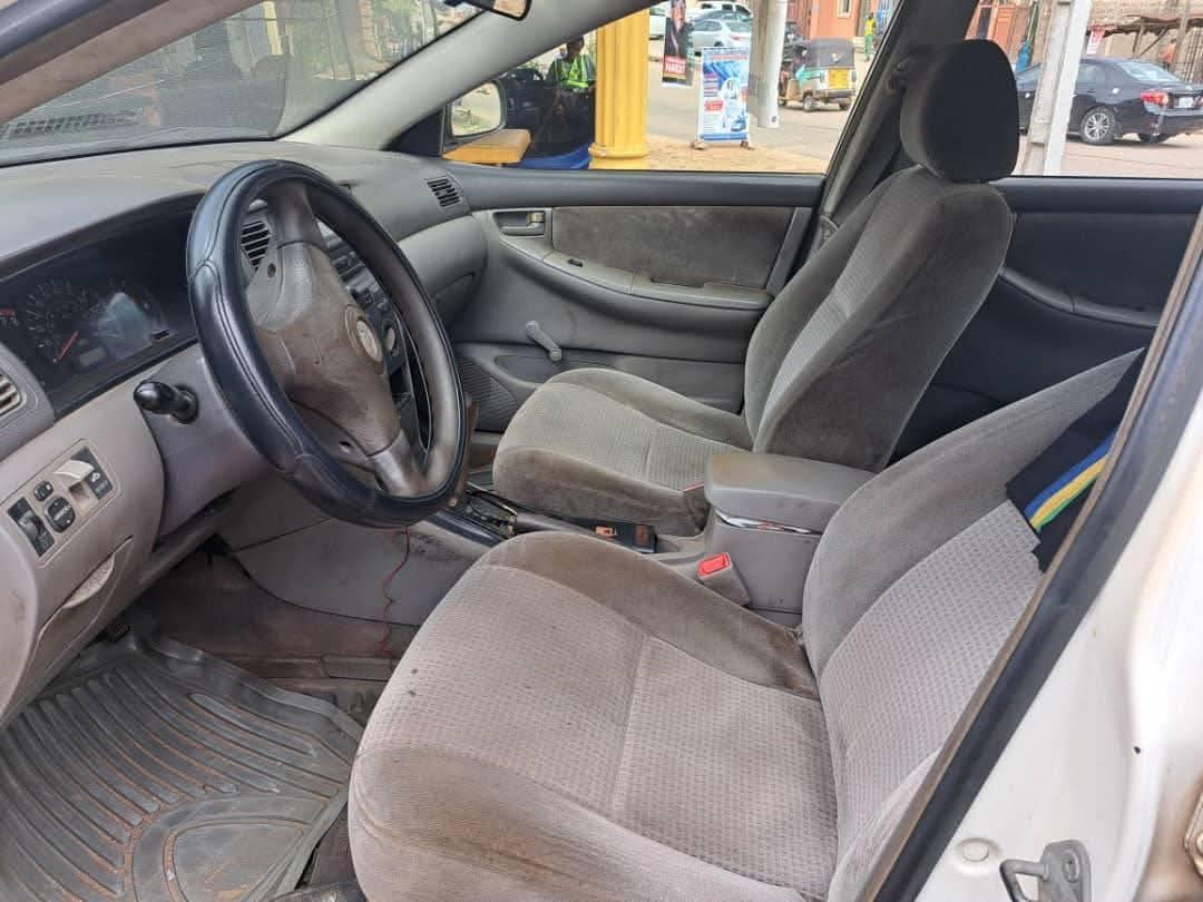 A picture of 2005 Toyota corolla