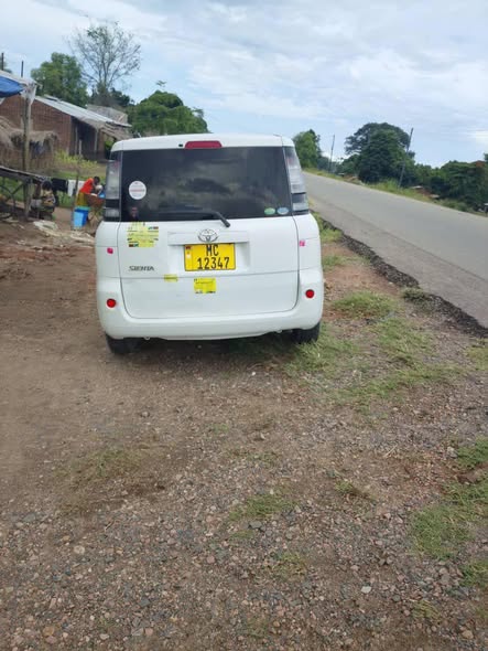 toyota sienta