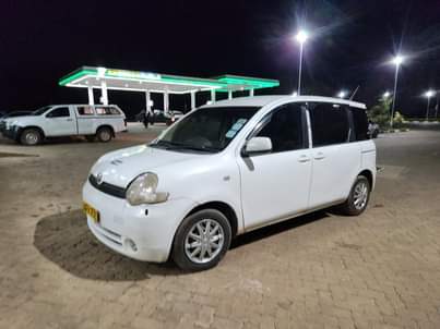 used toyota sienta