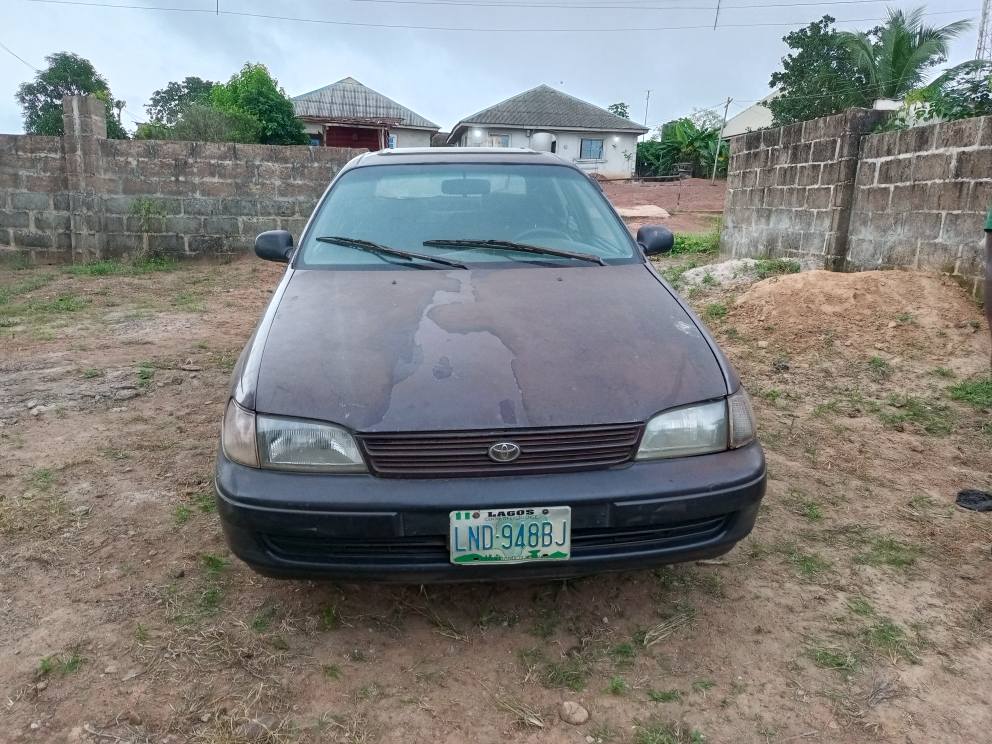 A picture of Toyota Carina e