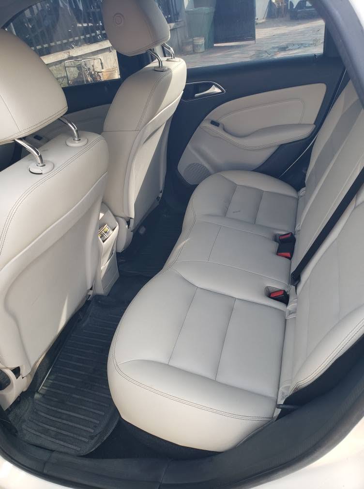 A picture of Mercedes Benz b200