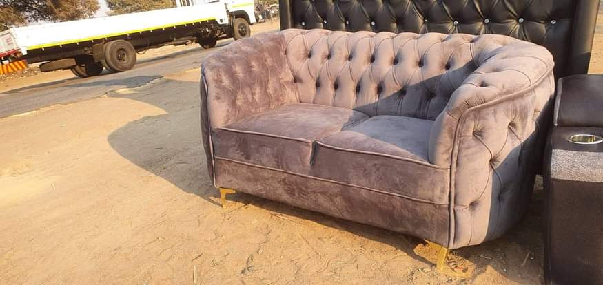 classifieds/furniture sofas