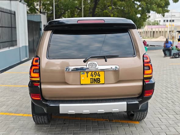 A picture of TOYOTA SURF NEW 0789212701
