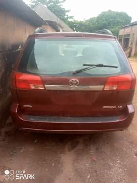 A picture of Toyota sienna 2005 model 3 7m 3MZ Engine Location is