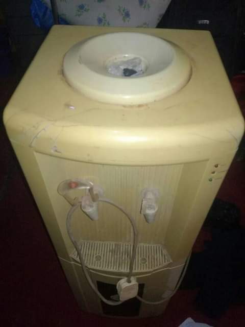 A picture of Second hand water dispenser geepus