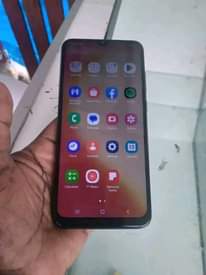 A picture of Samsung a04e internal 32gb ram 3 haina kipengele sio ya